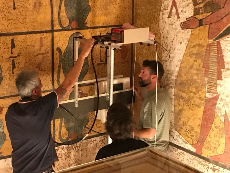 An Italian team tries to unravel the mysteries of Tutankhamun's Tomb